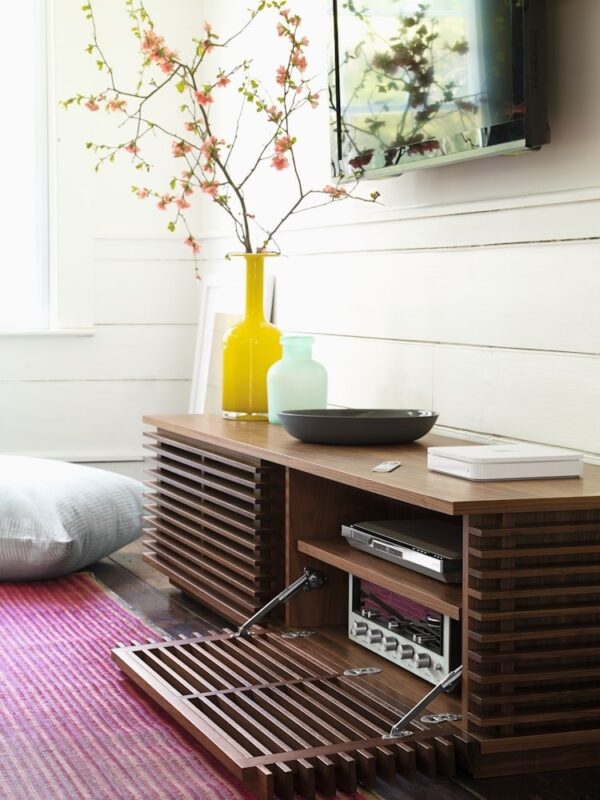 Line Media Console, 70"