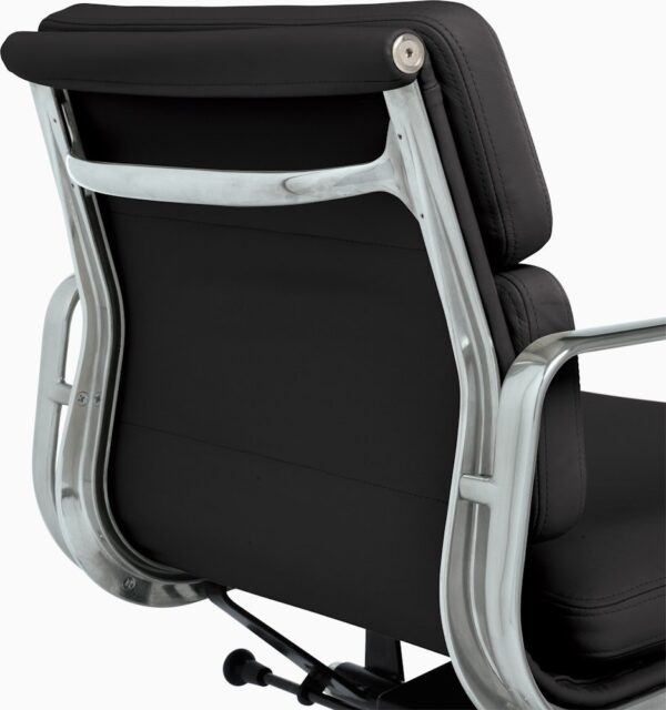 Eames Soft Pad Management Chair