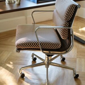 Eames Soft Pad Management Chair