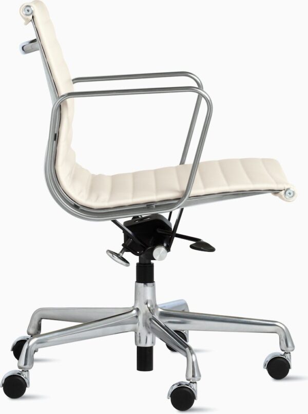 Eames Aluminum Group Chair, Management