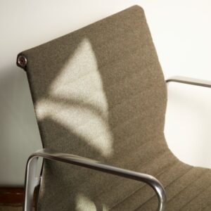 Eames Aluminum Group Chair, Management