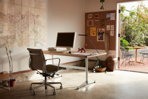 Eames Aluminum Group Chair, Management