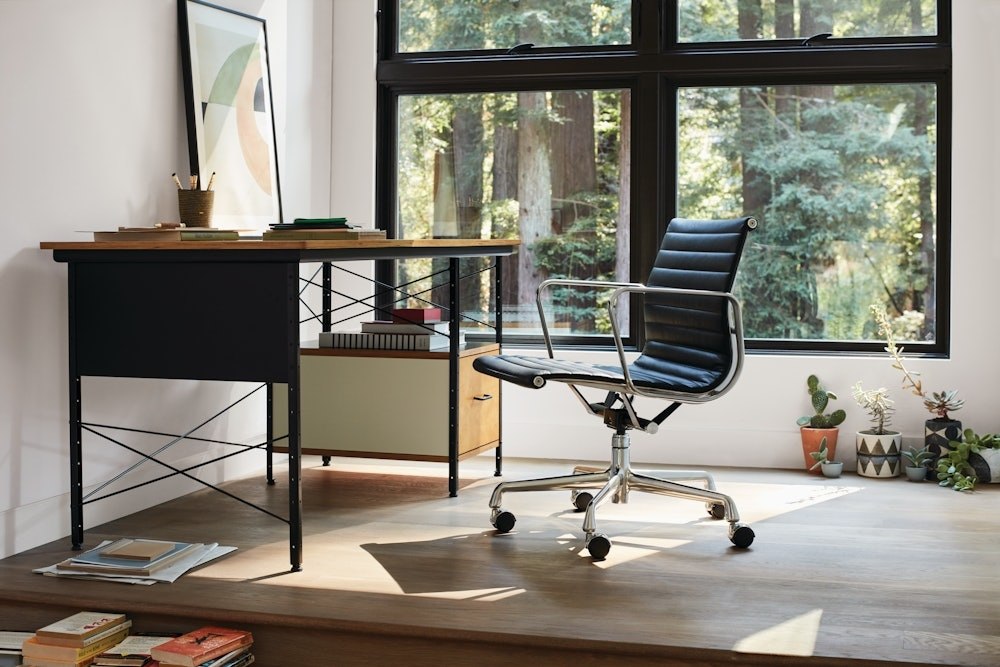 Eames Aluminum Group Chair, Executive - Image 11