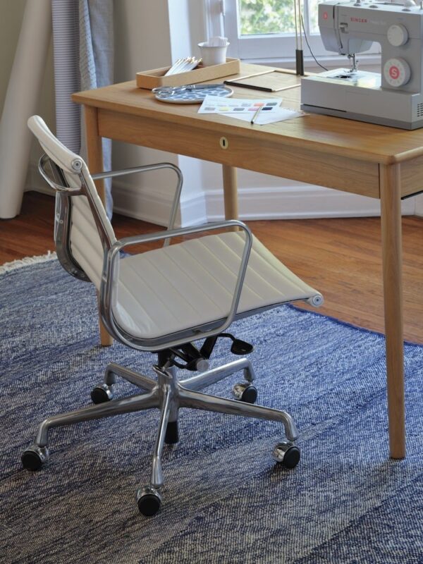 Eames Aluminum Group Chair, Management