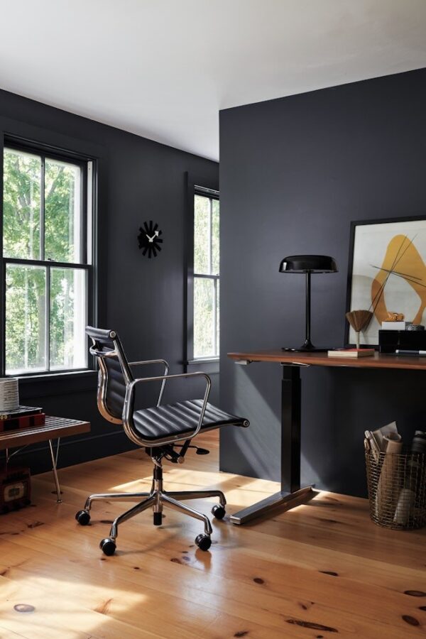 Eames Aluminum Group Chair, Executive