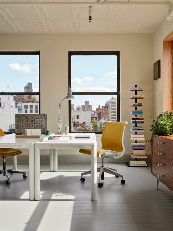 Spout Sit-to-Stand Table
