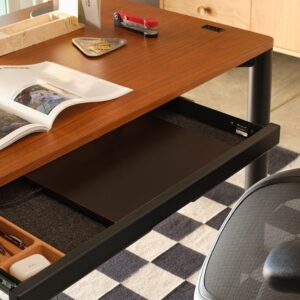 Spout Sit-to-Stand Table