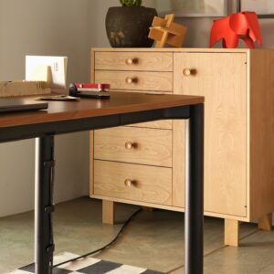 Spout Sit-to-Stand Table