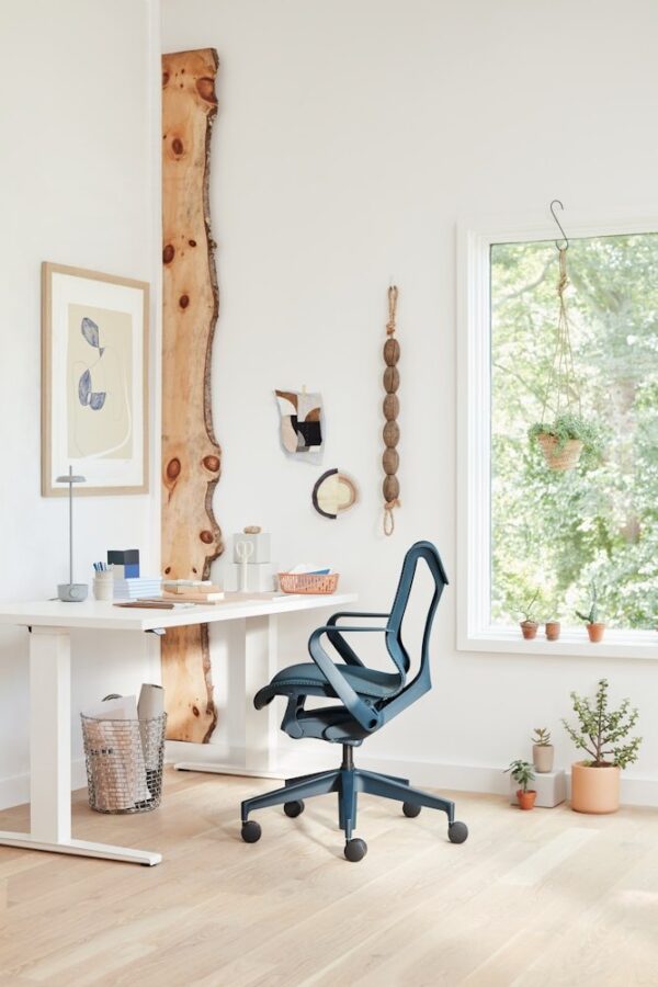 Motia Sit-to-Stand Desk, 29" x 46"