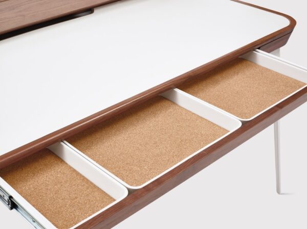 Airia Desk