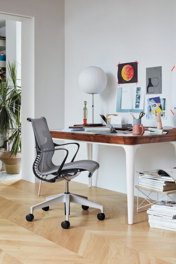 Airia Desk