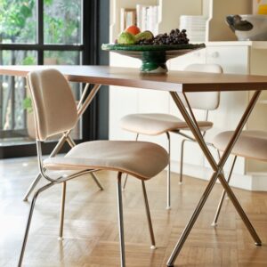photo_5888700119496986117_y Eames Molded Plywood Lounge Chair Metal Base (LCM), Upholstered