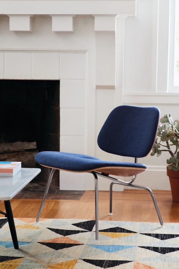 photo_5888700119496986120_y Eames Molded Plywood Lounge Chair Metal Base (LCM), Upholstered