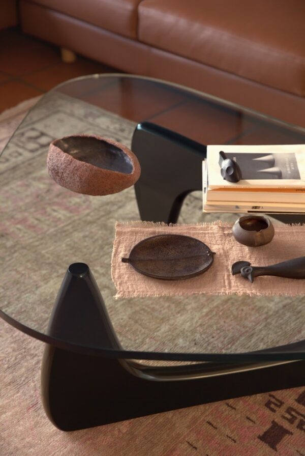 photo_5890951919310671591_y Noguchi Table