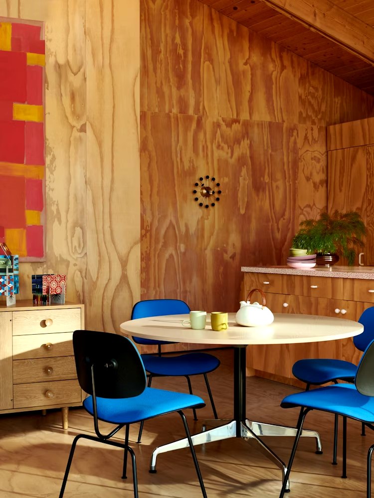 Eames Table, Round - Image 4