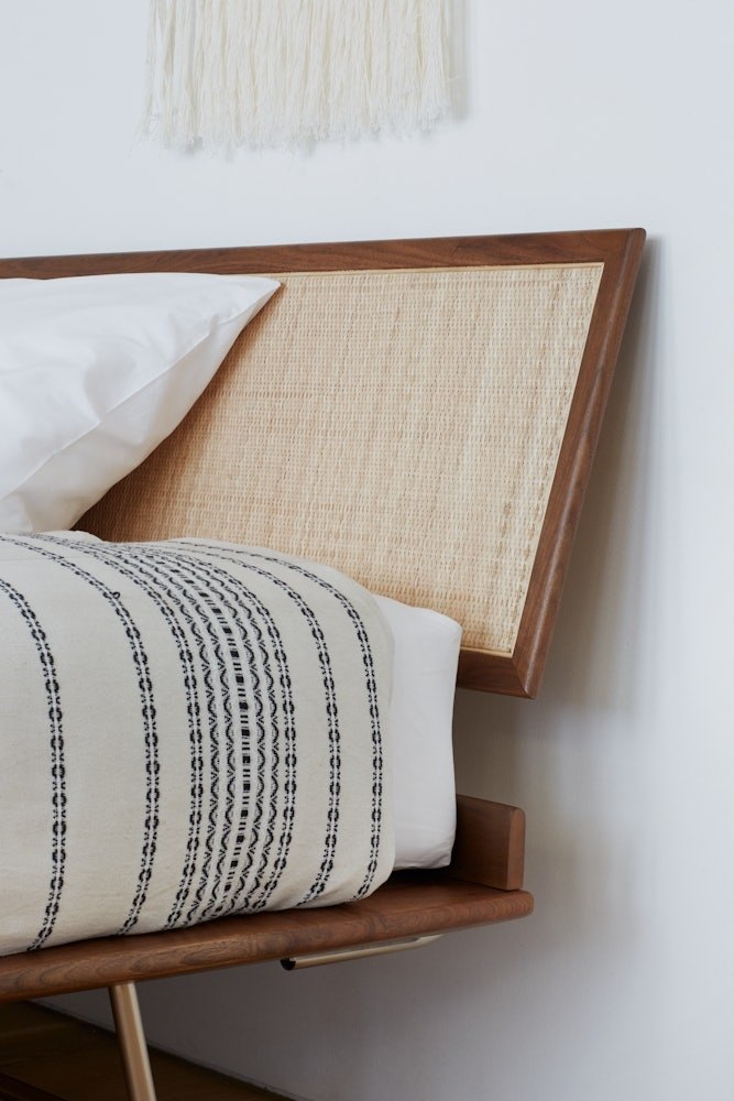 Nelson Thin Edge Bed, Veneer - Image 7